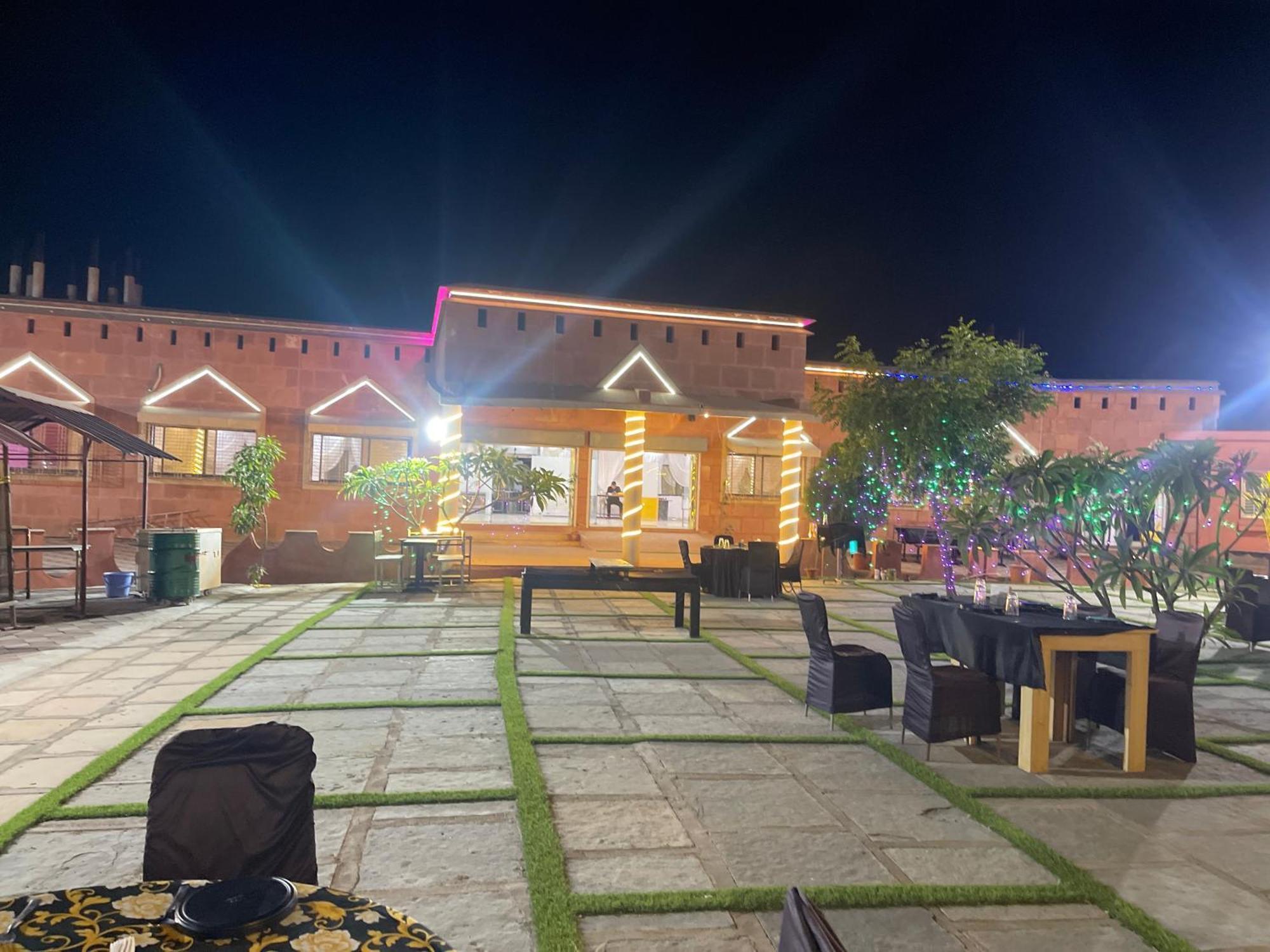 Royal Villa Resort Amravati Exterior photo